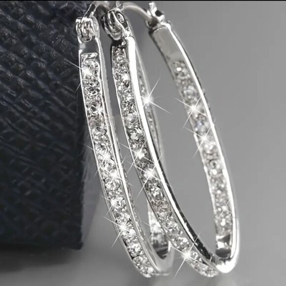 🆕💠 Glamorous Rhinestone Hoop Earrings - Picture 1 of 5